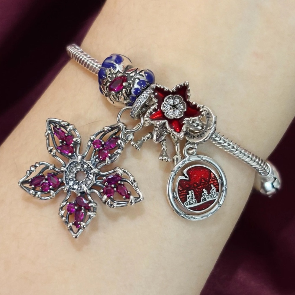 Authentic Pandora Stranger Things Moveable Demogorgon Charm - NWOT - Picture 3 of 4